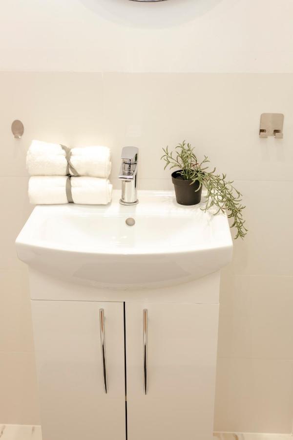 Jana Pawla II 36 - Bezplatny Podziemny Garaz - Free Parking - W Pelni Wyposazone Studio - Better Rental Varsovie Extérieur photo